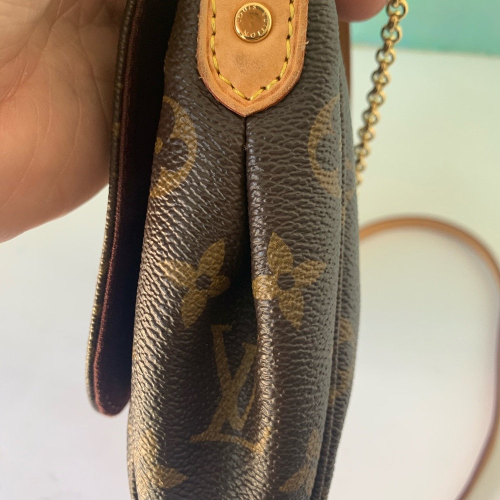 Louis Vuitton The Favorite MM - Monogram Crossbody with both straps - Picture 5 of 16